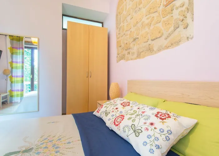 Corte Del Re Dimora Storica 4* Neapol